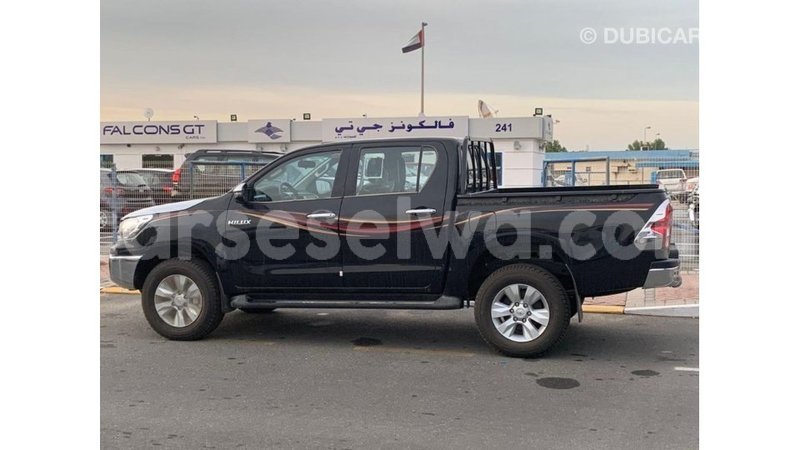 Big with watermark toyota hilux east mahe import dubai 5697