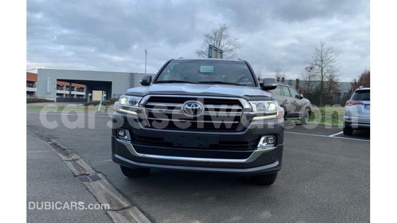 Big with watermark toyota land cruiser east mahe import dubai 5702