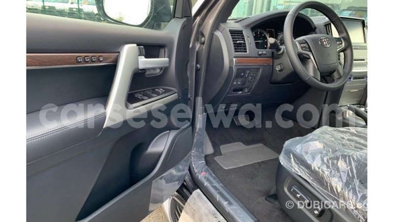 Big with watermark toyota land cruiser east mahe import dubai 5702