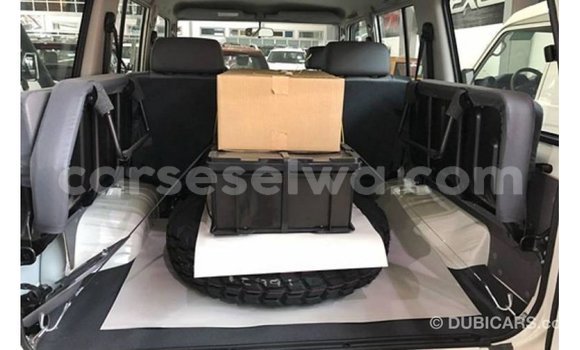 Buy Import Toyota Land Cruiser White Car in Import - Dubai in East Mahé Buy Import Toyota Land Cruiser White Car in Import - Dubai in East Mahé