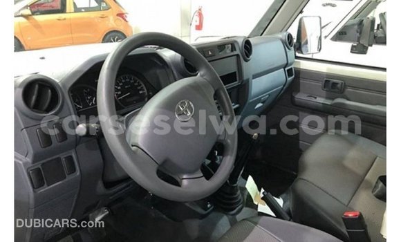 Buy Import Toyota Land Cruiser White Car in Import - Dubai in East Mahé Buy Import Toyota Land Cruiser White Car in Import - Dubai in East Mahé