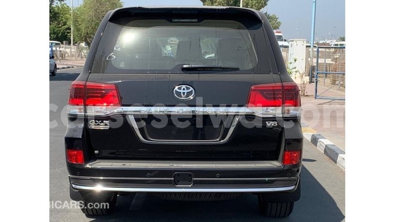 Big with watermark toyota land cruiser east mahe import dubai 5704