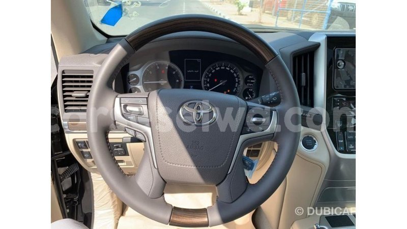 Big with watermark toyota land cruiser east mahe import dubai 5704