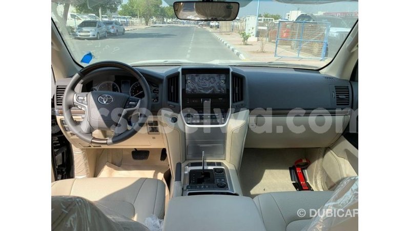 Big with watermark toyota land cruiser east mahe import dubai 5704