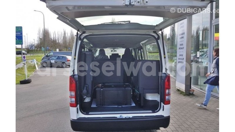 Big with watermark toyota hiace east mahe import dubai 5708