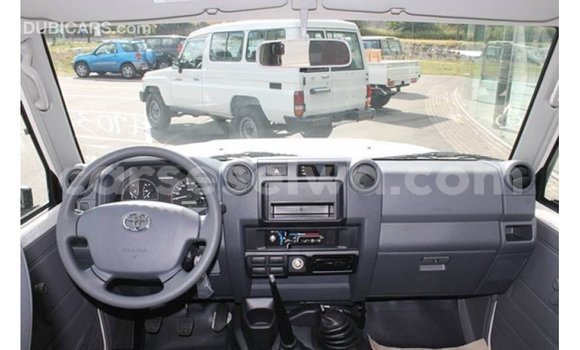 Buy Import Toyota Land Cruiser White Car in Import - Dubai in East Mahé Buy Import Toyota Land Cruiser White Car in Import - Dubai in East Mahé