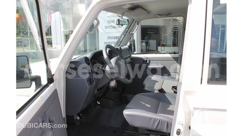 Big with watermark toyota land cruiser east mahe import dubai 5710