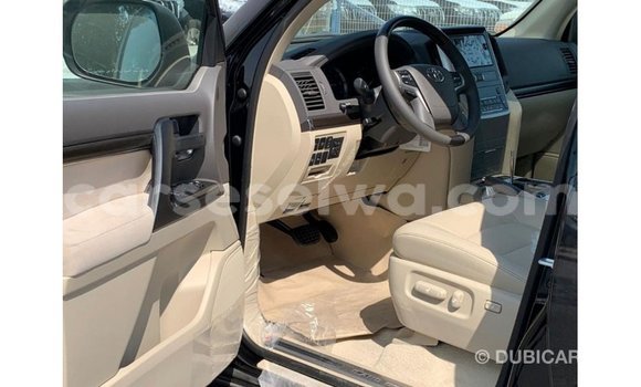 Buy Import Toyota Land Cruiser Black Car in Import - Dubai in East Mahé Buy Import Toyota Land Cruiser Black Car in Import - Dubai in East Mahé