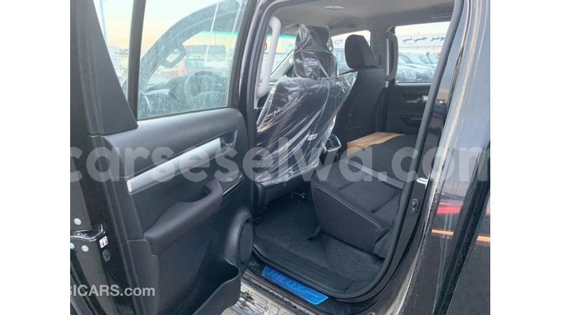 Big with watermark toyota hilux east mahe import dubai 5714