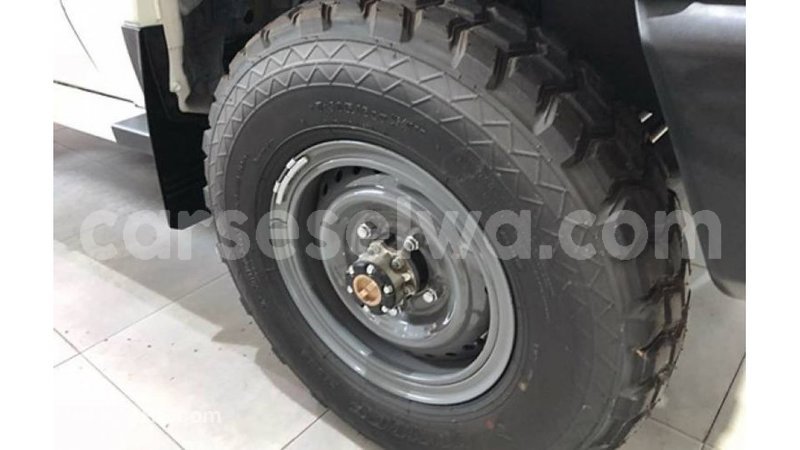 Big with watermark toyota land cruiser east mahe import dubai 5715