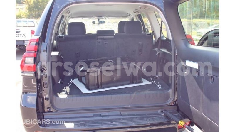 Big with watermark toyota prado east mahe import dubai 5716