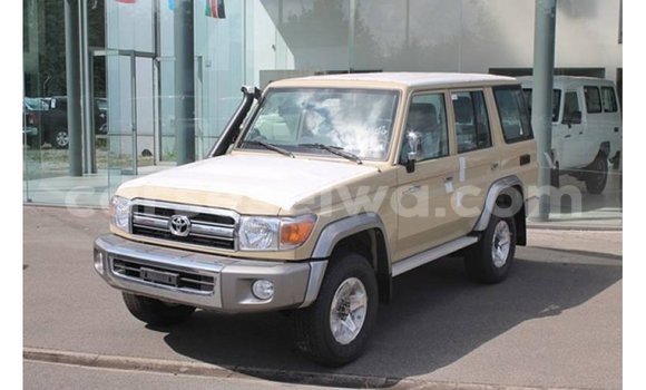 Buy Import Toyota Land Cruiser Beige Car in Import - Dubai in East Mahé Buy Import Toyota Land Cruiser Beige Car in Import - Dubai in East Mahé
