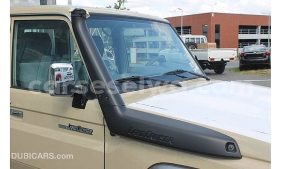 Buy Import Toyota Land Cruiser Beige Car in Import - Dubai in East Mahé Buy Import Toyota Land Cruiser Beige Car in Import - Dubai in East Mahé