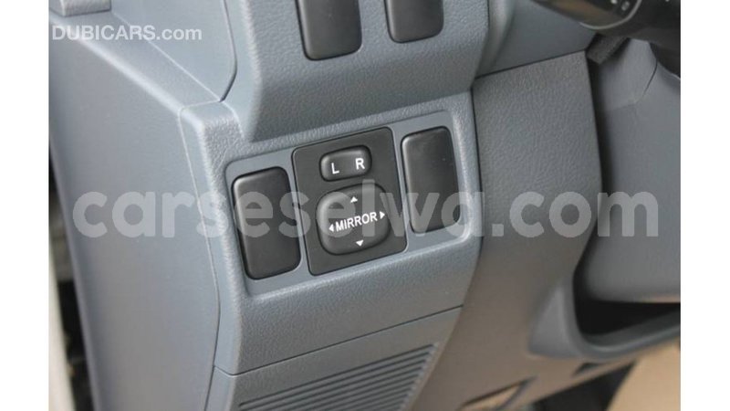 Big with watermark toyota land cruiser east mahe import dubai 5718