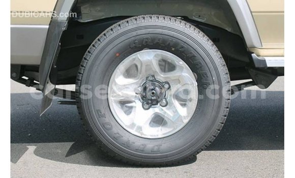Buy Import Toyota Land Cruiser Beige Car in Import - Dubai in East Mahé Buy Import Toyota Land Cruiser Beige Car in Import - Dubai in East Mahé