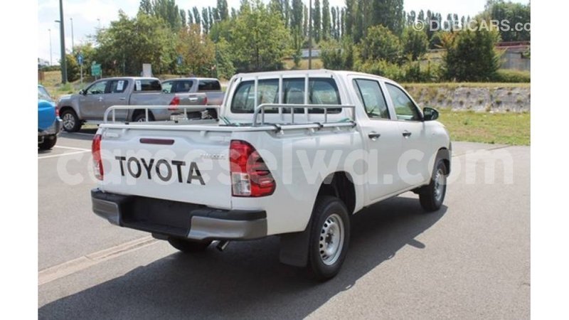 Big with watermark toyota hilux east mahe import dubai 5721