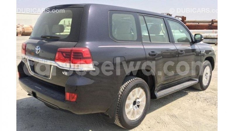 Big with watermark toyota land cruiser east mahe import dubai 5722
