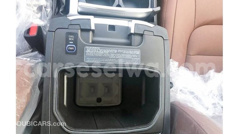 Big with watermark toyota land cruiser east mahe import dubai 5723