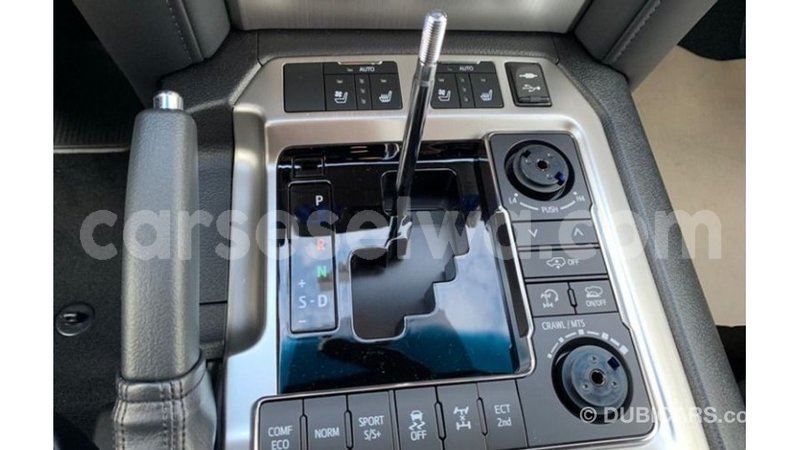 Big with watermark toyota land cruiser east mahe import dubai 5725