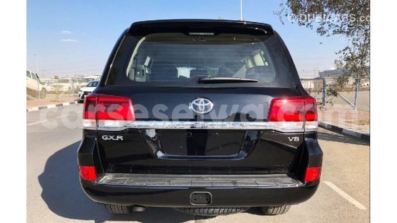 Big with watermark toyota land cruiser east mahe import dubai 5727