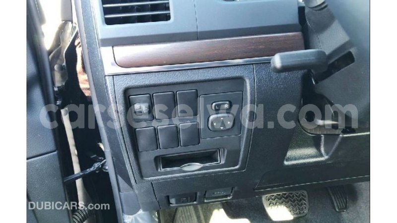 Big with watermark toyota land cruiser east mahe import dubai 5727