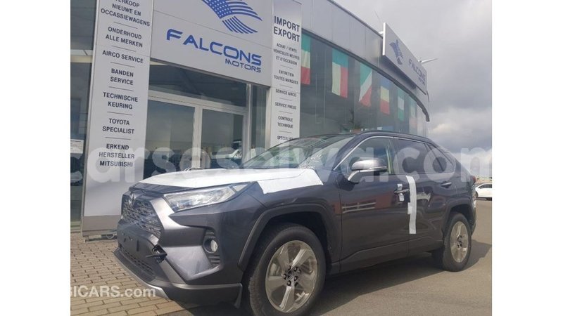 Big with watermark toyota ade east mahe import dubai 5728