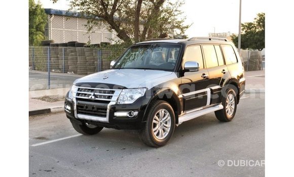 Acheter Import Voiture Mitsubishi Pajero Noir à Import - Dubai, East Mahé Acheter Import Voiture Mitsubishi Pajero Noir à Import - Dubai, East Mahé