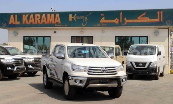 Acheter Import Voiture Toyota Hilux Blanc à Import - Dubai, East Mahé Acheter Import Voiture Toyota Hilux Blanc à Import - Dubai, East Mahé