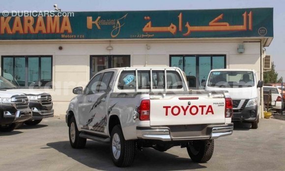 Acheter Import Voiture Toyota Hilux Blanc à Import - Dubai, East Mahé Acheter Import Voiture Toyota Hilux Blanc à Import - Dubai, East Mahé