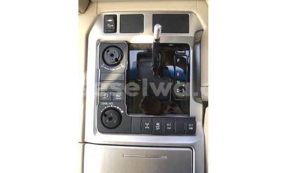 Buy Import Toyota Land Cruiser Other Car in Import - Dubai in East Mahé Buy Import Toyota Land Cruiser Other Car in Import - Dubai in East Mahé
