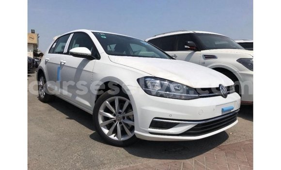 Acheter Import Voiture Volkswagen Golf Blanc à Import - Dubai, East Mahé