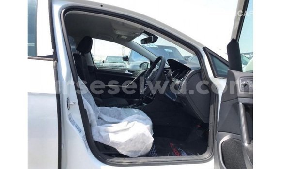 Buy Import Volkswagen Golf White Car in Import - Dubai in East Mahé Buy Import Volkswagen Golf White Car in Import - Dubai in East Mahé