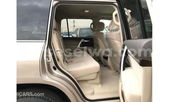 Buy Import Toyota Land Cruiser Other Car in Import - Dubai in East Mahé Buy Import Toyota Land Cruiser Other Car in Import - Dubai in East Mahé