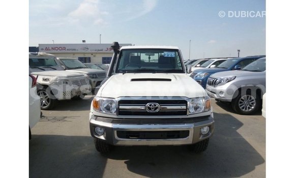 Buy Import Toyota Land Cruiser White Car in Import - Dubai in East Mahé Buy Import Toyota Land Cruiser White Car in Import - Dubai in East Mahé
