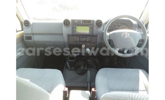 Buy Import Toyota Land Cruiser Beige Car in Import - Dubai in East Mahé Buy Import Toyota Land Cruiser Beige Car in Import - Dubai in East Mahé