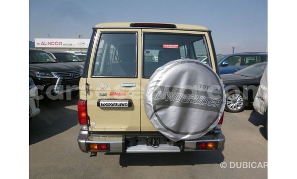Buy Import Toyota Land Cruiser Beige Car in Import - Dubai in East Mahé Buy Import Toyota Land Cruiser Beige Car in Import - Dubai in East Mahé