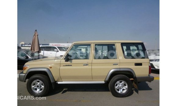 Buy Import Toyota Land Cruiser Beige Car in Import - Dubai in East Mahé Buy Import Toyota Land Cruiser Beige Car in Import - Dubai in East Mahé