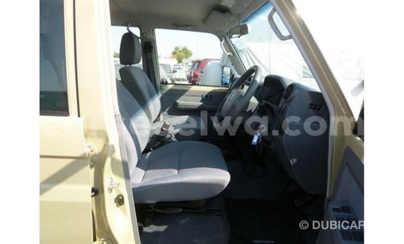 Buy Import Toyota Land Cruiser Beige Car in Import - Dubai in East Mahé Buy Import Toyota Land Cruiser Beige Car in Import - Dubai in East Mahé