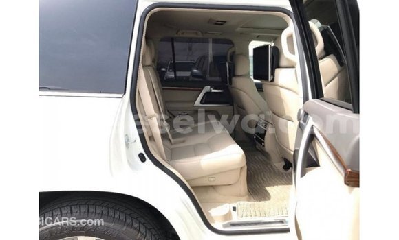 Buy Import Toyota Land Cruiser White Car in Import - Dubai in East Mahé Buy Import Toyota Land Cruiser White Car in Import - Dubai in East Mahé