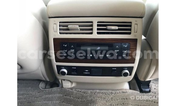 Buy Import Toyota Land Cruiser White Car in Import - Dubai in East Mahé Buy Import Toyota Land Cruiser White Car in Import - Dubai in East Mahé