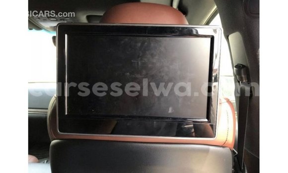 Acheter Import Voiture Toyota Land Cruiser Blanc à Import - Dubai, East Mahé Acheter Import Voiture Toyota Land Cruiser Blanc à Import - Dubai, East Mahé