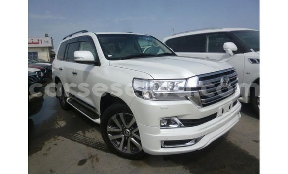 Buy Import Toyota Land Cruiser White Car in Import - Dubai in East Mahé Buy Import Toyota Land Cruiser White Car in Import - Dubai in East Mahé