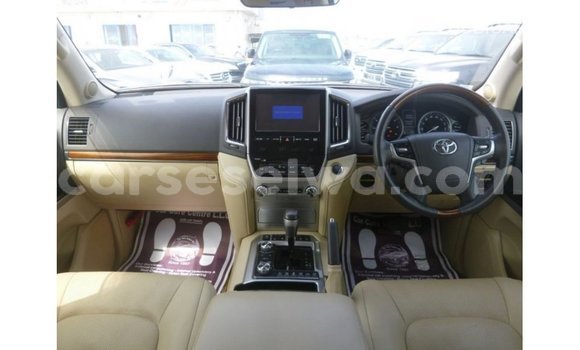 Buy Import Toyota Land Cruiser White Car in Import - Dubai in East Mahé Buy Import Toyota Land Cruiser White Car in Import - Dubai in East Mahé