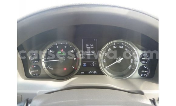 Buy Import Toyota Land Cruiser White Car in Import - Dubai in East Mahé Buy Import Toyota Land Cruiser White Car in Import - Dubai in East Mahé