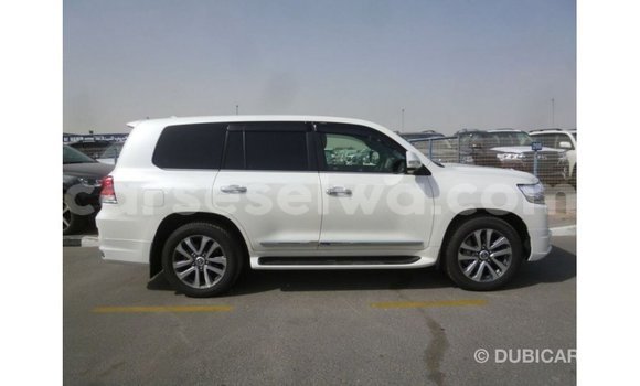 Buy Import Toyota Land Cruiser White Car in Import - Dubai in East Mahé Buy Import Toyota Land Cruiser White Car in Import - Dubai in East Mahé