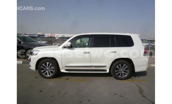 Buy Import Toyota Land Cruiser White Car in Import - Dubai in East Mahé Buy Import Toyota Land Cruiser White Car in Import - Dubai in East Mahé