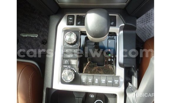 Buy Import Toyota Land Cruiser White Car in Import - Dubai in East Mahé Buy Import Toyota Land Cruiser White Car in Import - Dubai in East Mahé