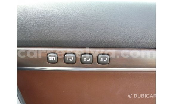 Buy Import Toyota Land Cruiser White Car in Import - Dubai in East Mahé Buy Import Toyota Land Cruiser White Car in Import - Dubai in East Mahé