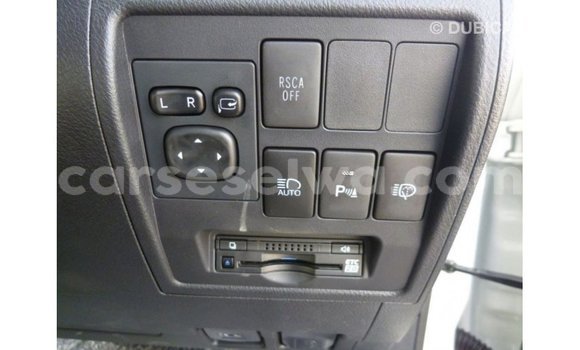 Buy Import Toyota Land Cruiser White Car in Import - Dubai in East Mahé Buy Import Toyota Land Cruiser White Car in Import - Dubai in East Mahé