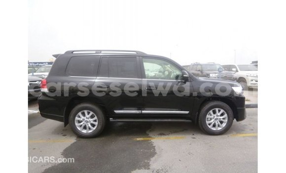 Buy Import Toyota Land Cruiser Black Car in Import - Dubai in East Mahé Buy Import Toyota Land Cruiser Black Car in Import - Dubai in East Mahé
